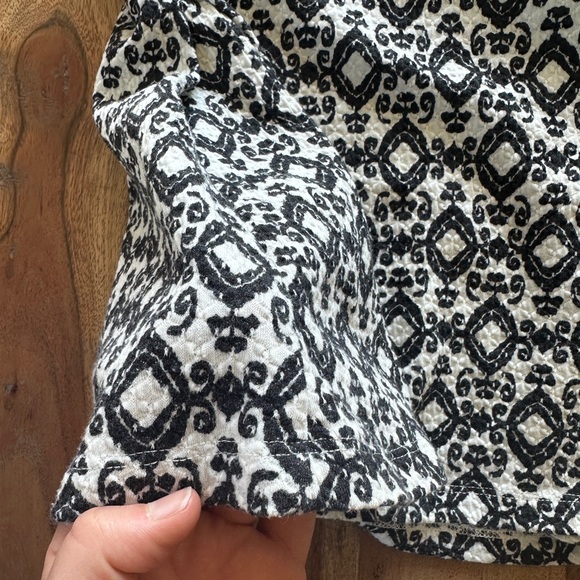 Flowy patterned soft tank - Picture 3 of 3